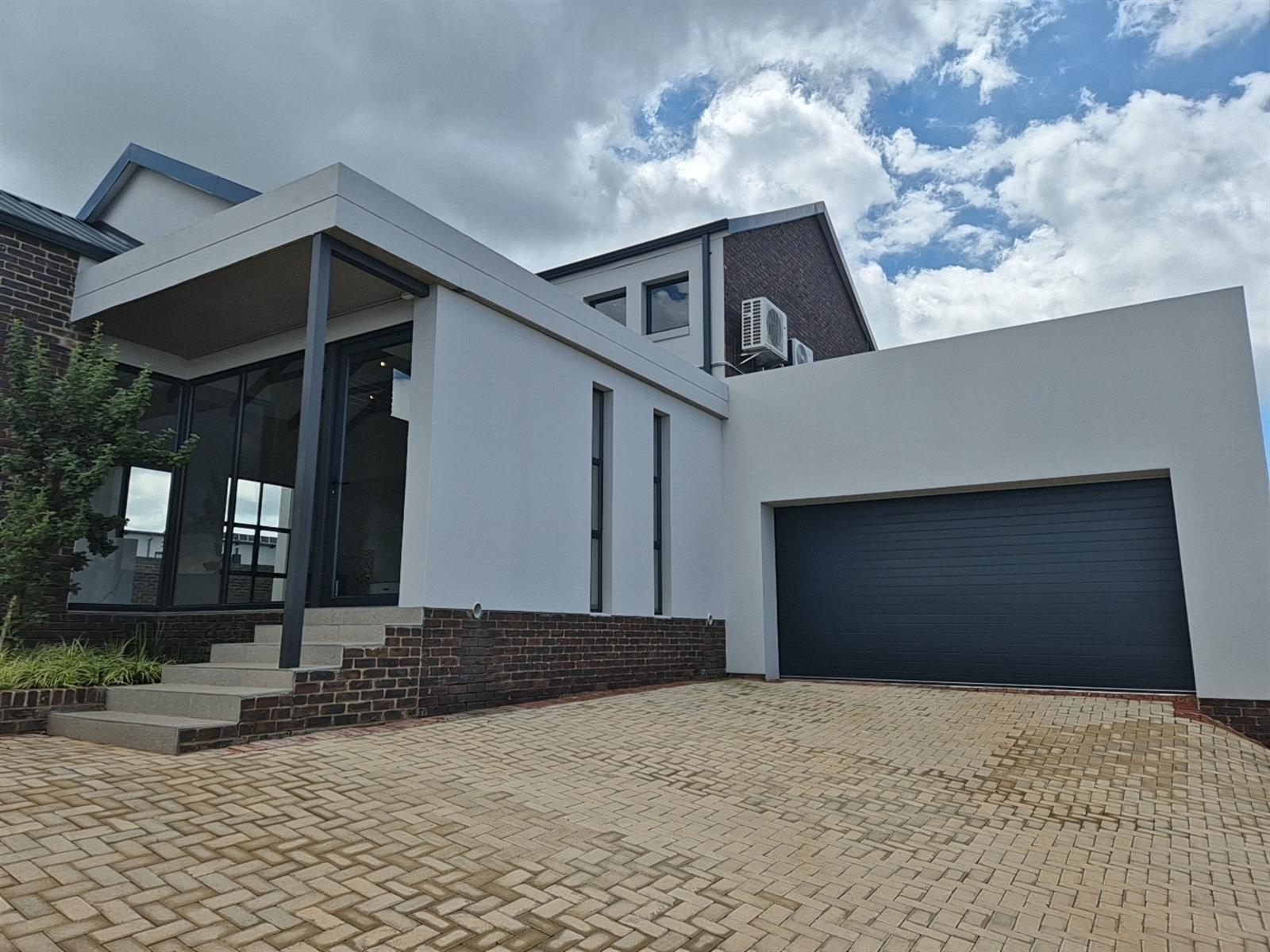 Luxurious 3-Bedroom Double-Storey Eco Home - Helderzicht Eco Estate, Potchefstroom