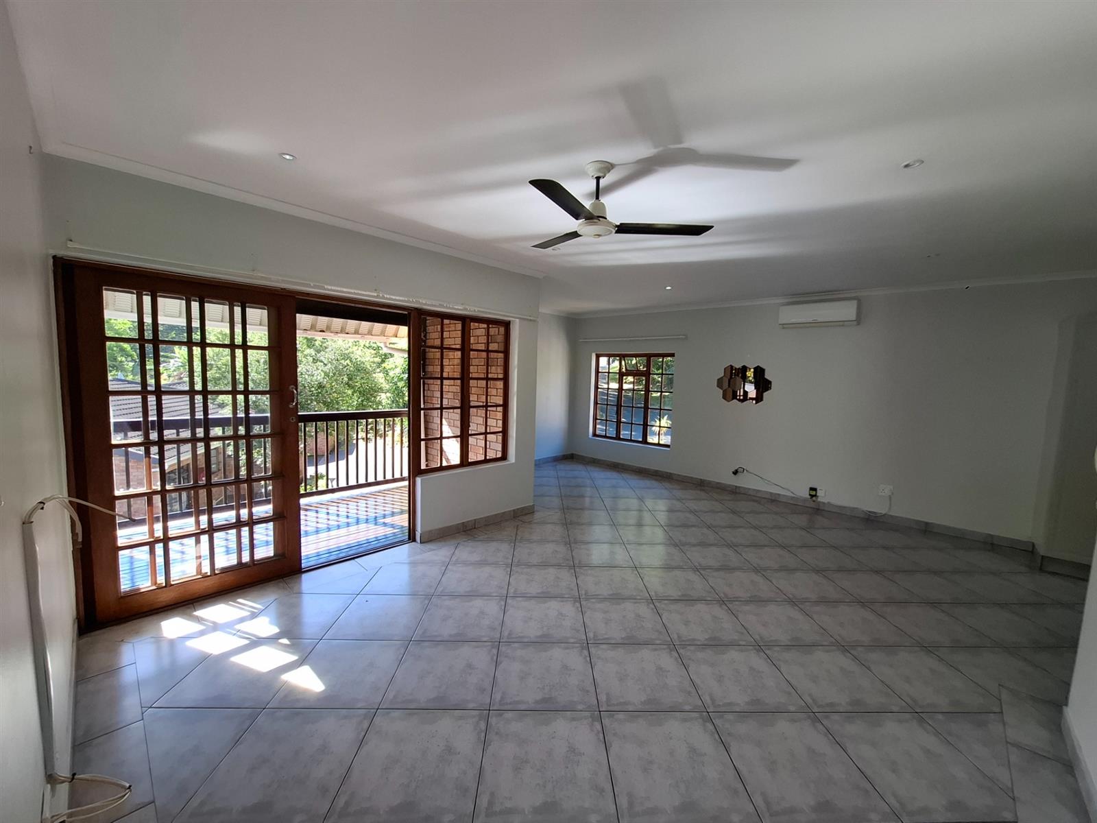 2 Bedroom spacious corner unit in eco estate
