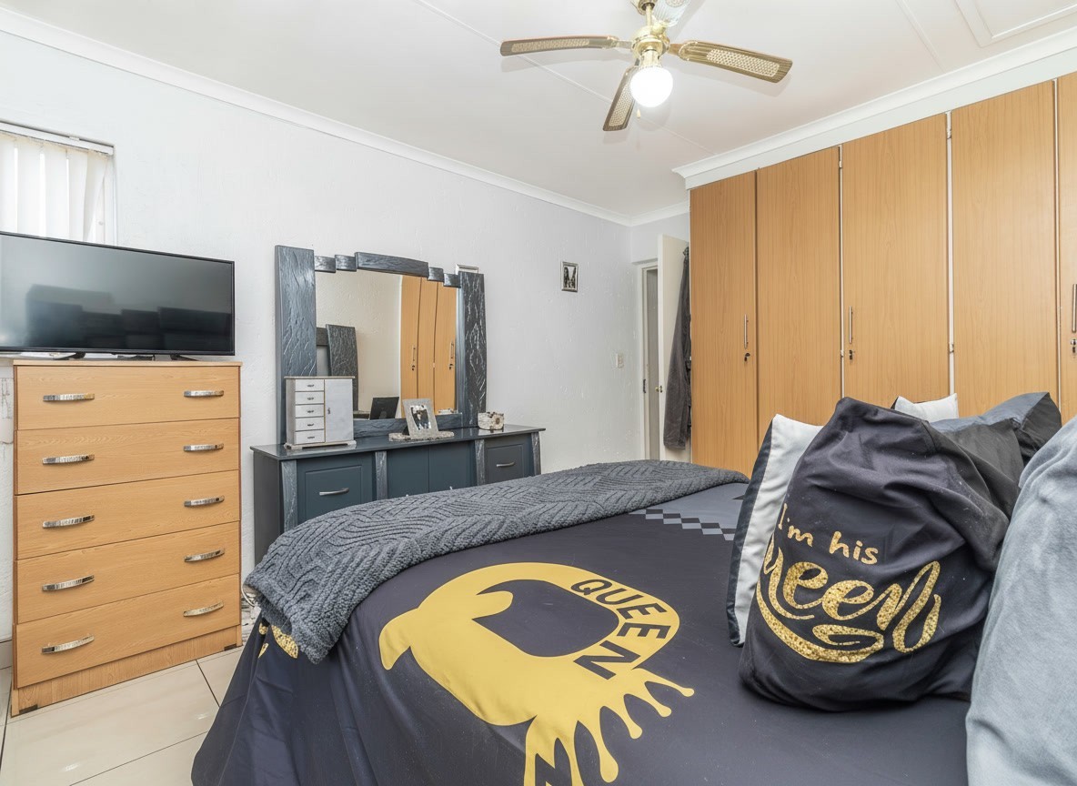SINGLE-STOREY UNIT, PET-FRIENDLY WITH GARDEN... AND NO STAIRS!
