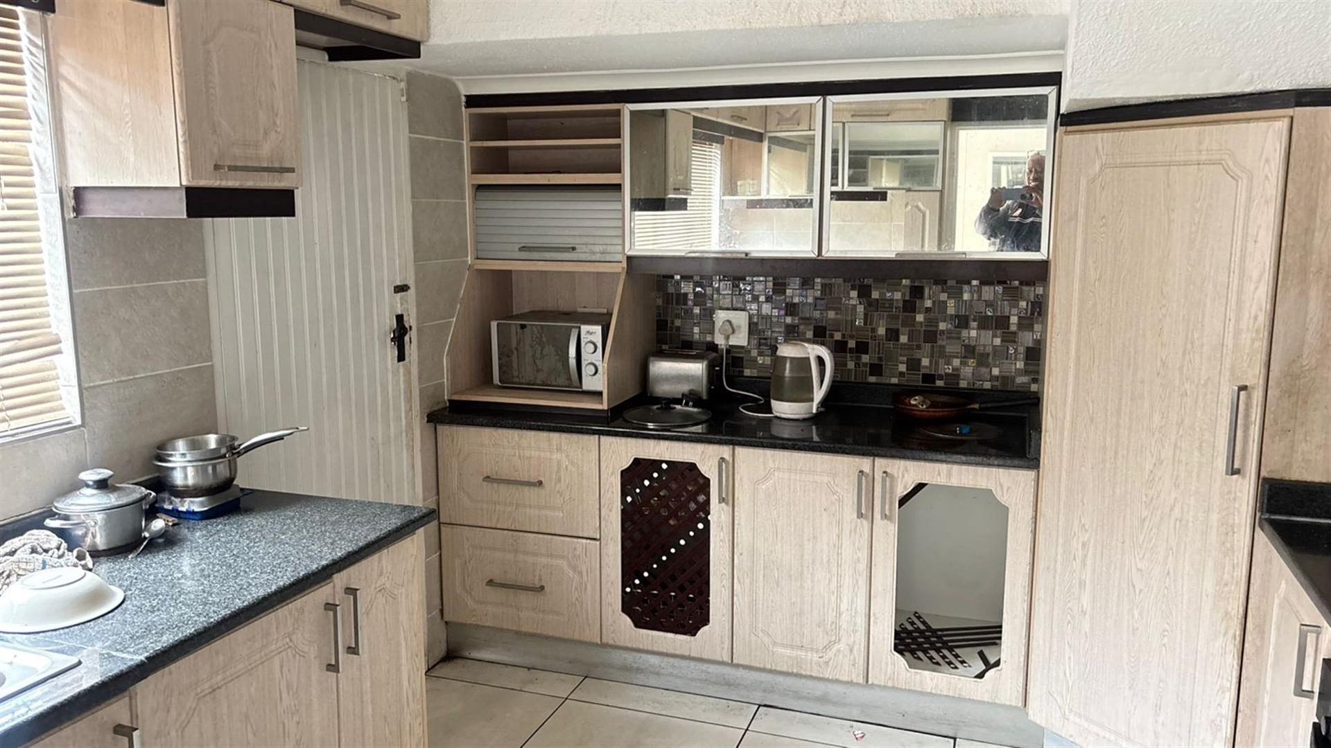 Apartment For Sale in Haddon, Johannesburg