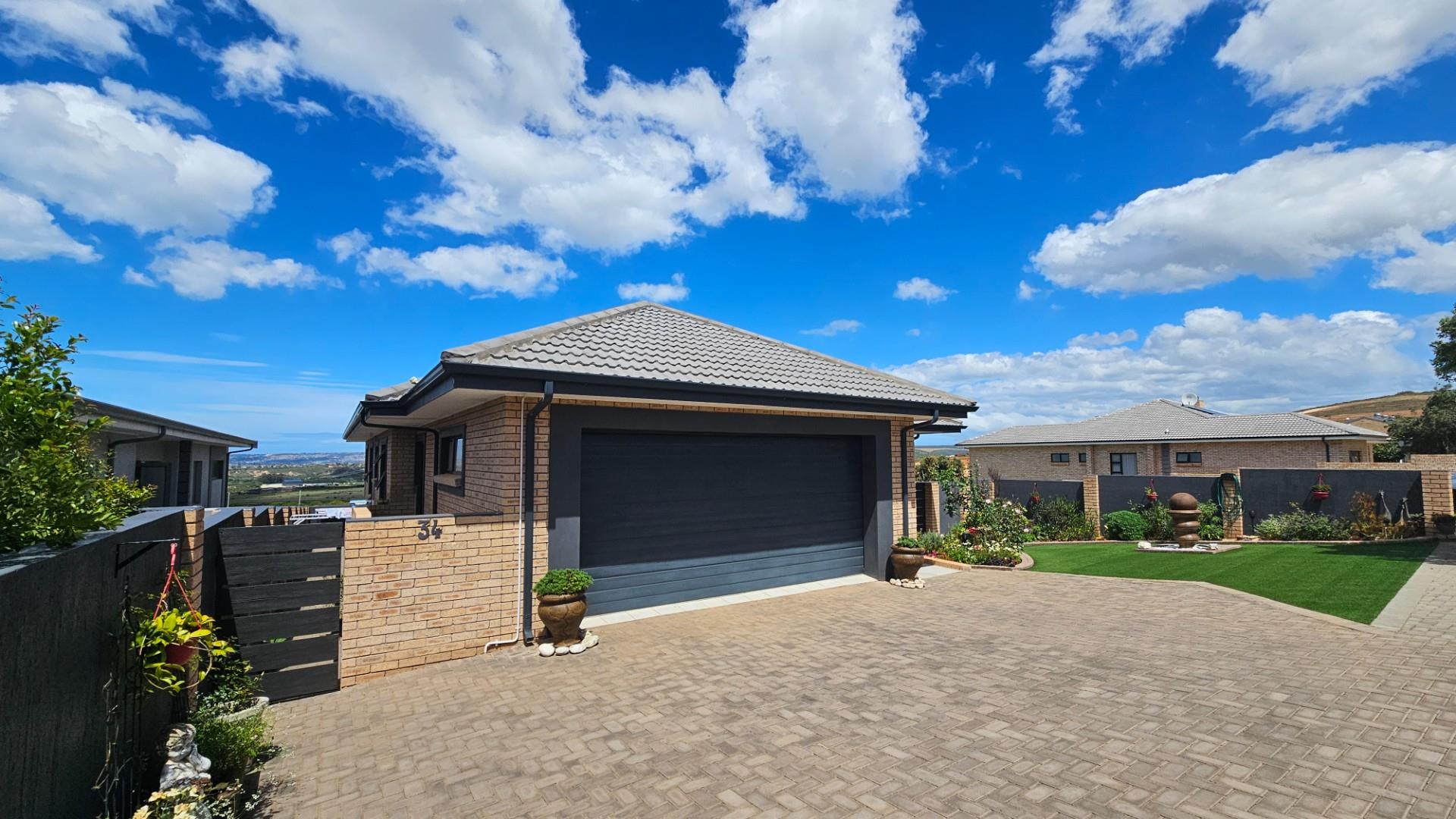 House For Sale in Hartenbos