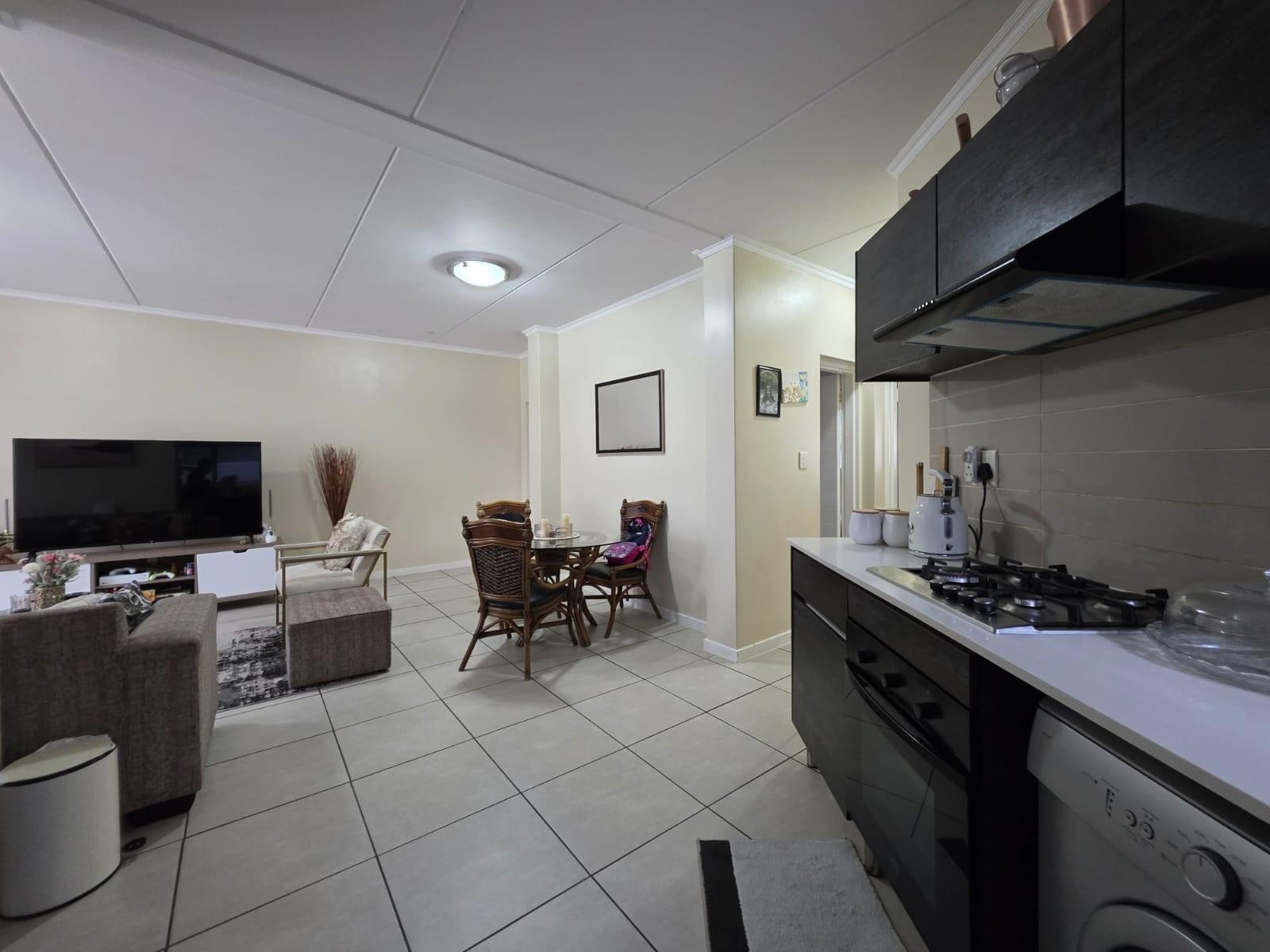 Premier Garden Living: 3-Bedroom Ground Floor Apartment at Westlake Eco Estate
