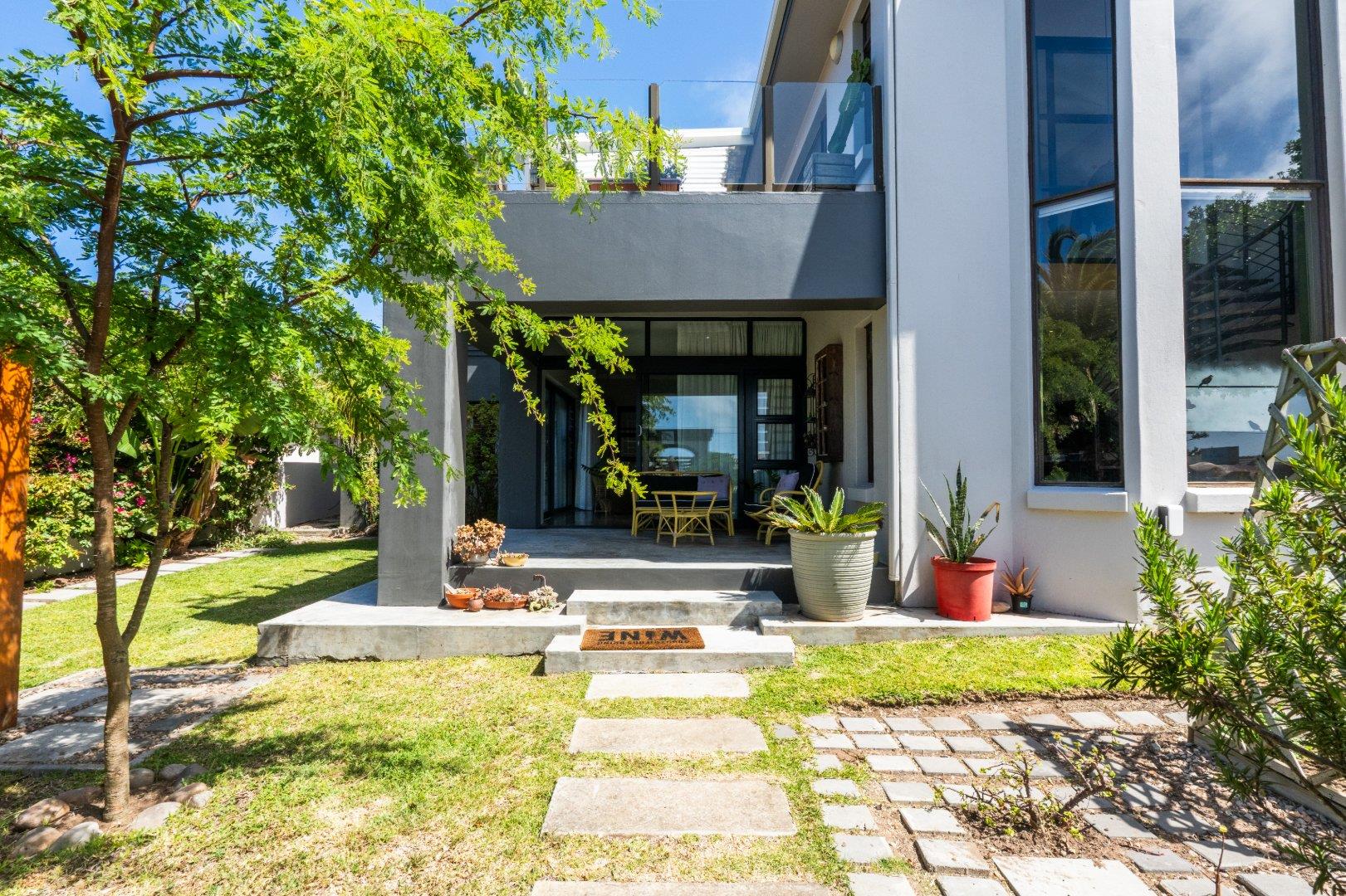 4 Bedroom Coastal Home