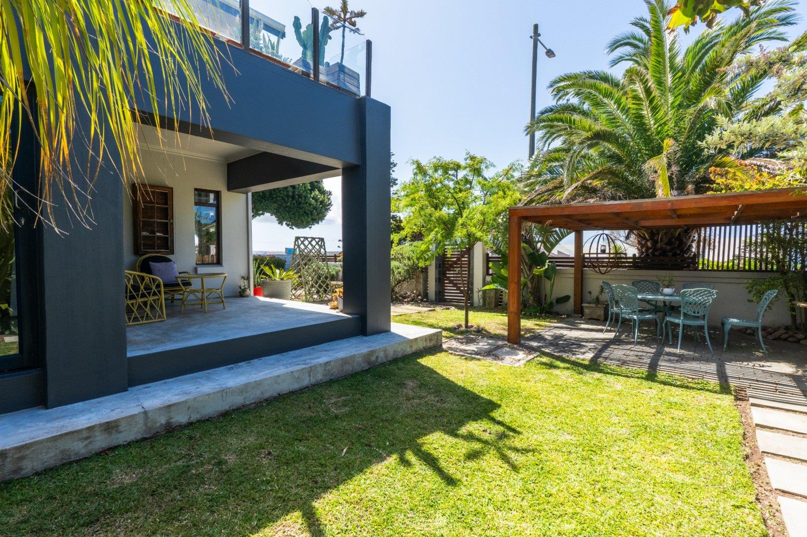 4 Bedroom Coastal Home