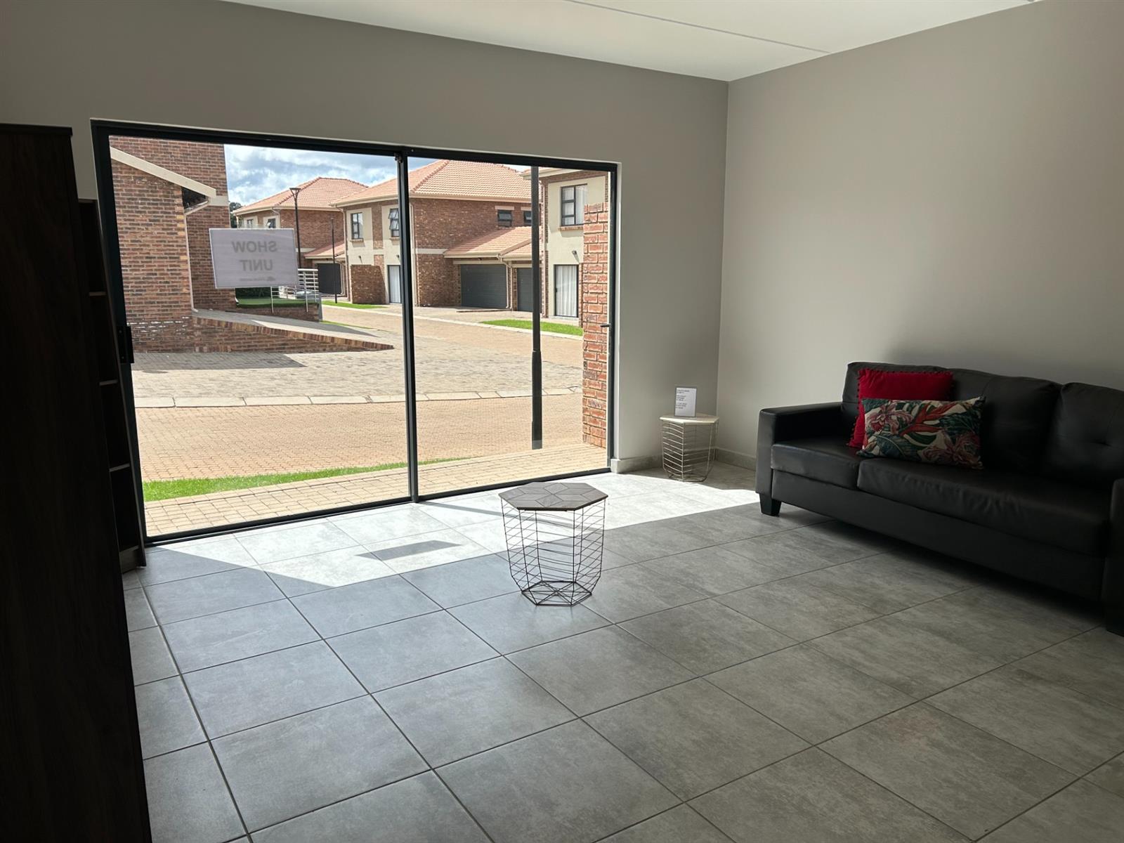 Townhouse For Sale in Jackaroo Park, Witbank