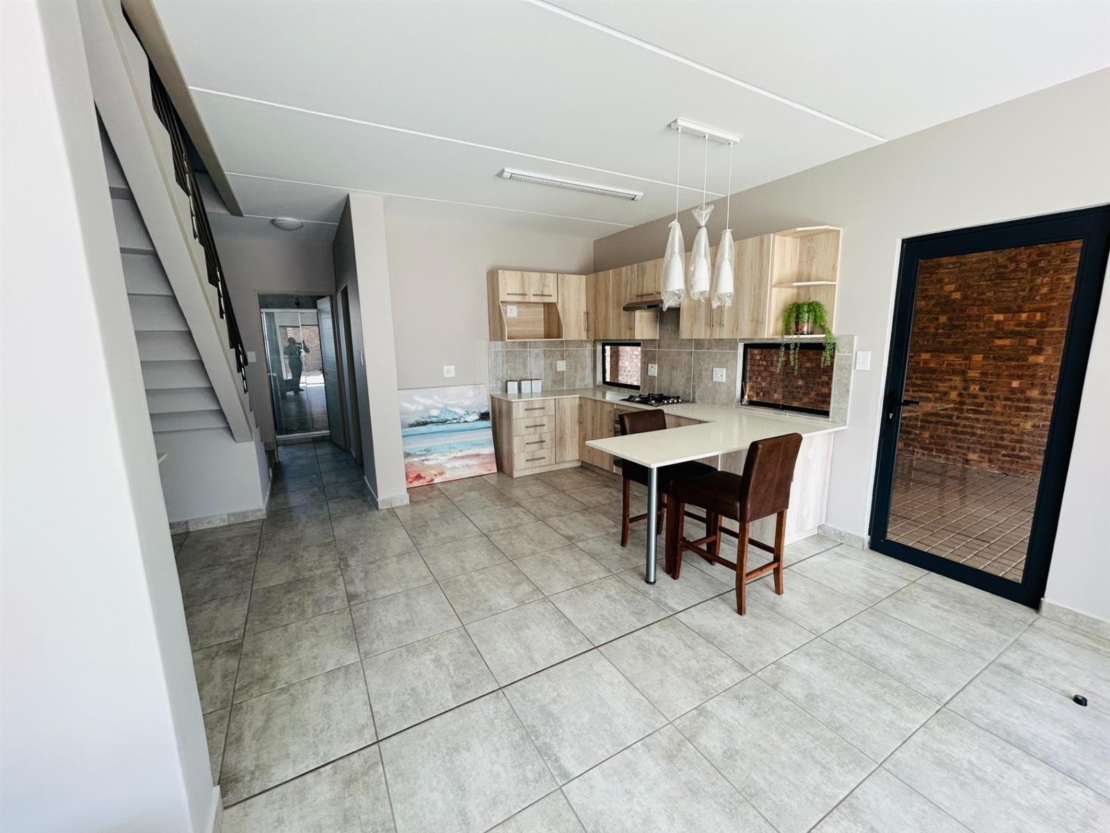 Townhouse For Sale in Jackaroo Park, Witbank