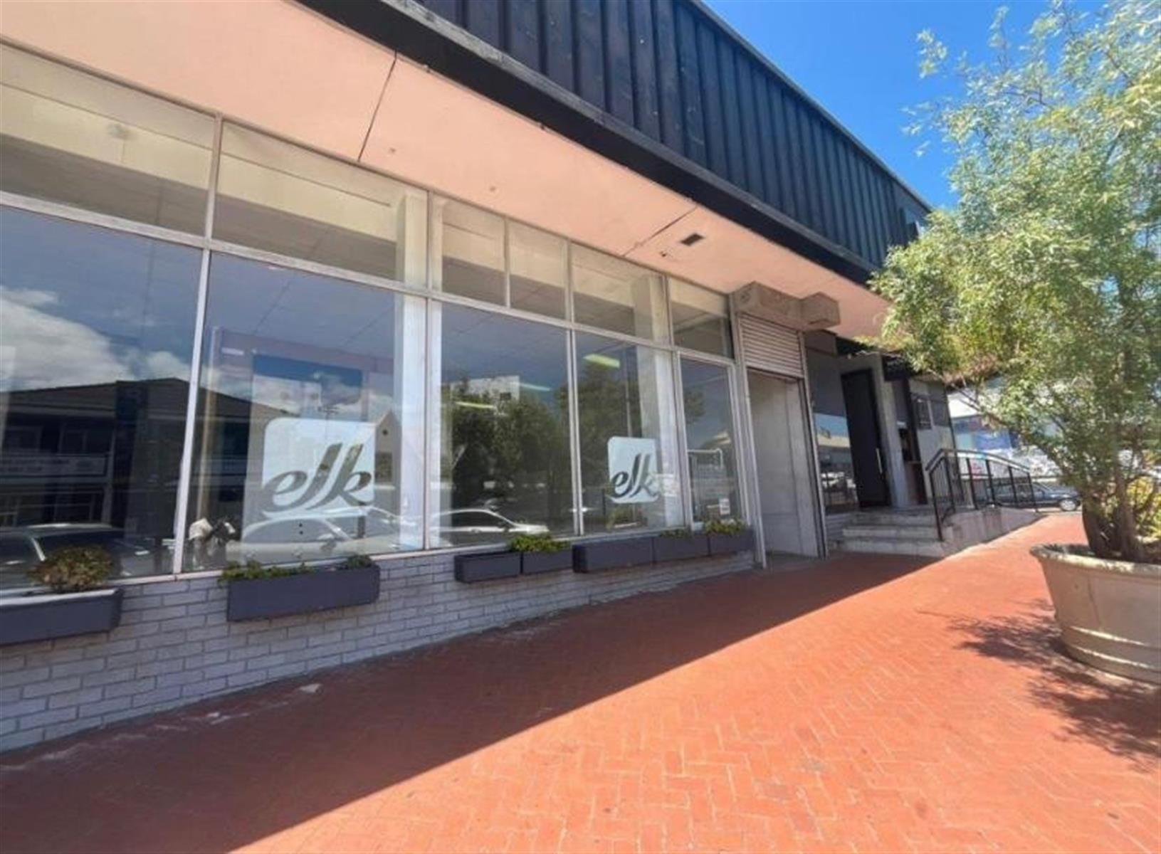 Retail Store To Rent in Kenilworth Upper, Cape Town