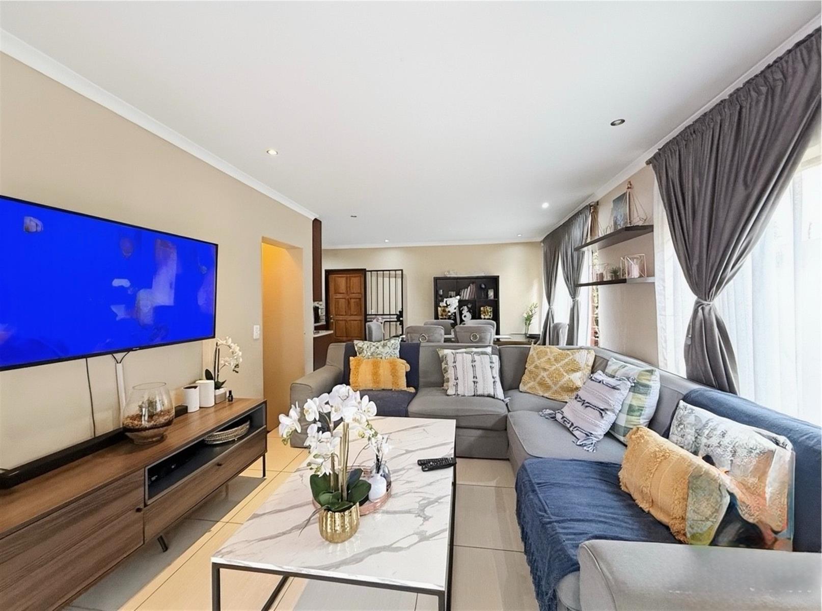Elegant Family Living with Pool and Spacious Garden