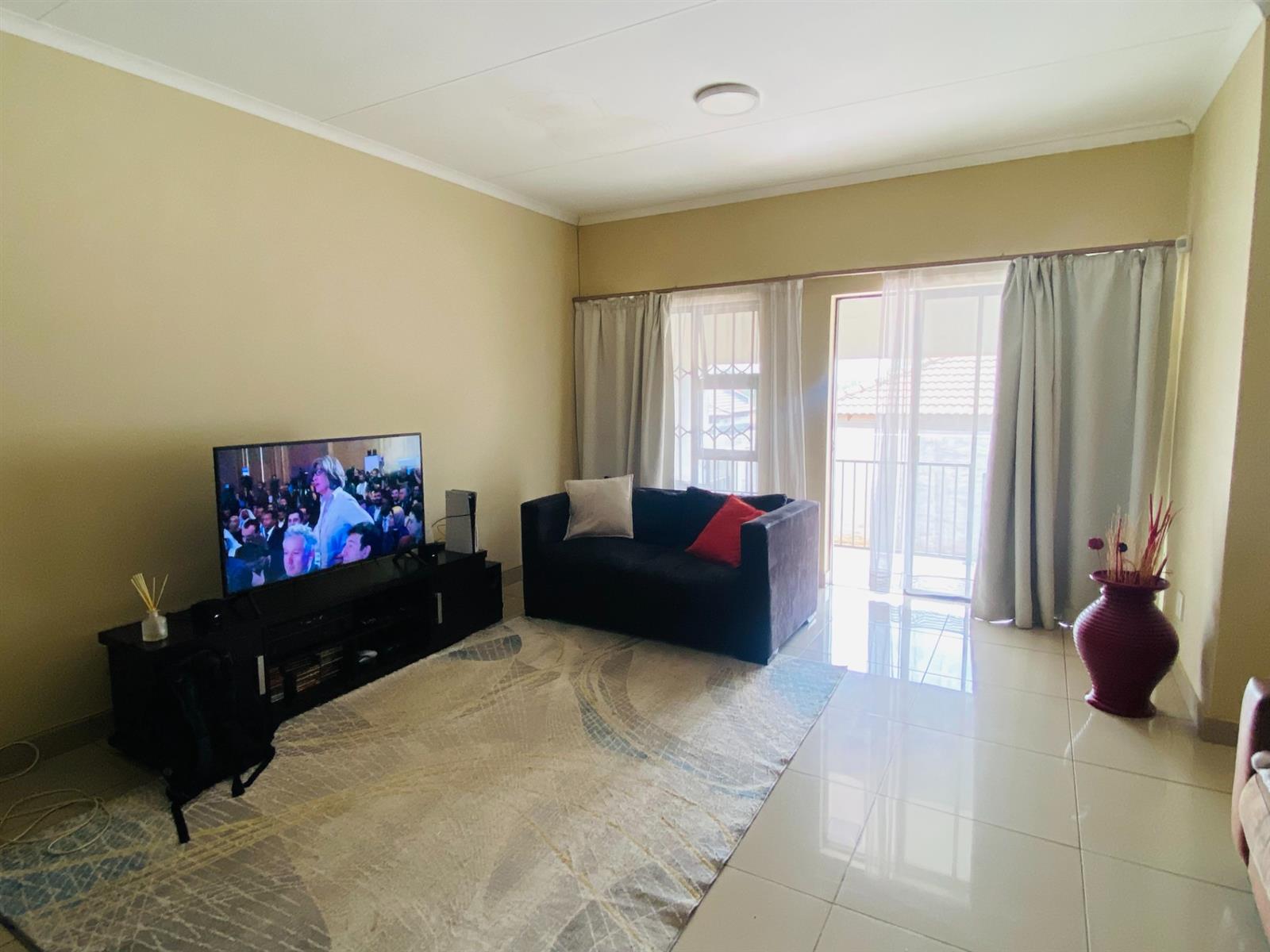 Modern Three Bedroom House Fo Sale