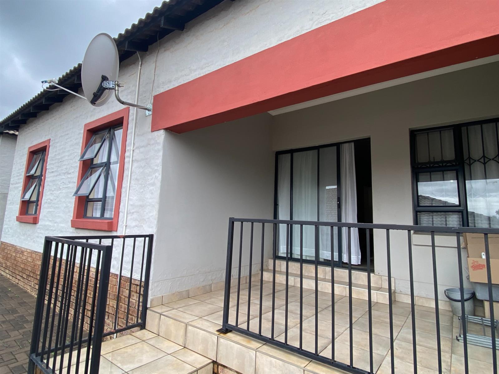 Modern Three Bedroom House Fo Sale