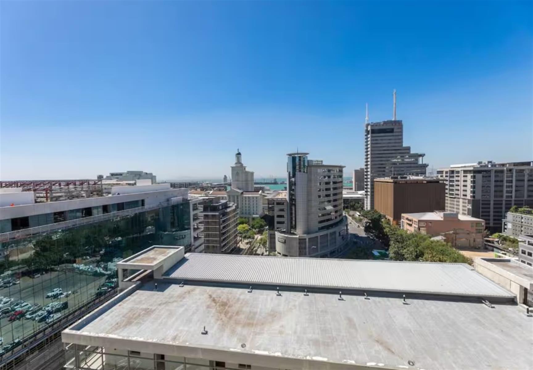 Fully Furnished 2 Bedroom Apartment  with City Views