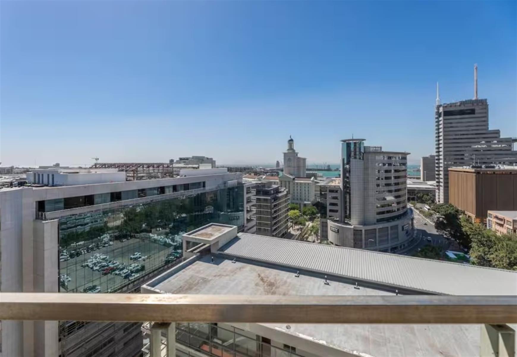 Fully Furnished 2 Bedroom Apartment  with City Views