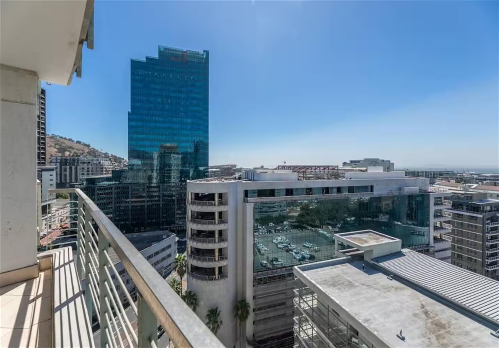 Fully Furnished 2 Bedroom Apartment  with City Views