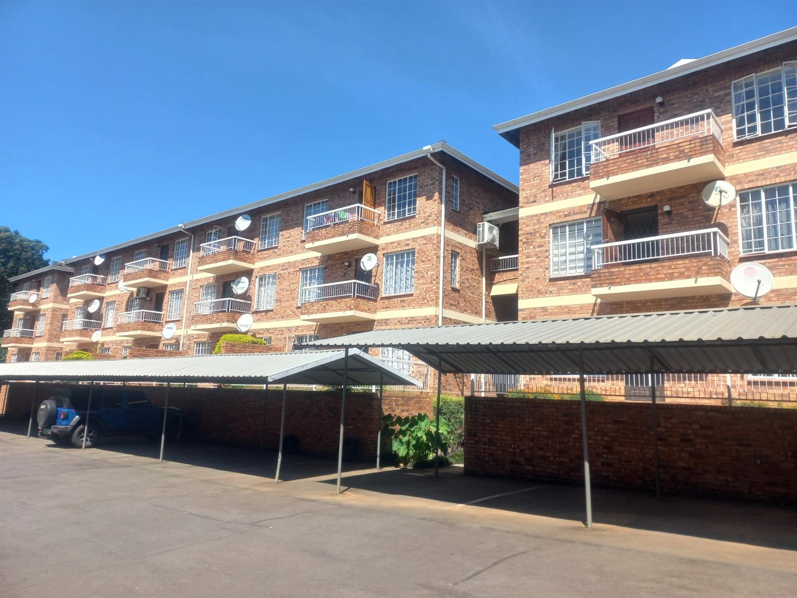 Apartment for sale in Clarendon, Pietermaritzburg, KwaZulu Natal, 31  (3rd floor), ALL SAINTS COURTS, 53 ROBERTS ROAD, Clarendon, Pietermaritzburg, KwaZulu Natal, 72 m²
