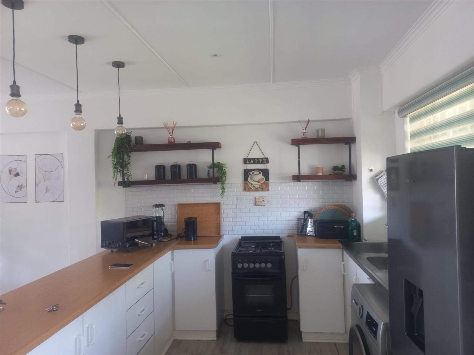 Apartment for sale in Clarendon, Pietermaritzburg, KwaZulu Natal, 31  (3rd floor), ALL SAINTS COURTS, 53 ROBERTS ROAD, Clarendon, Pietermaritzburg, KwaZulu Natal, 72 m²