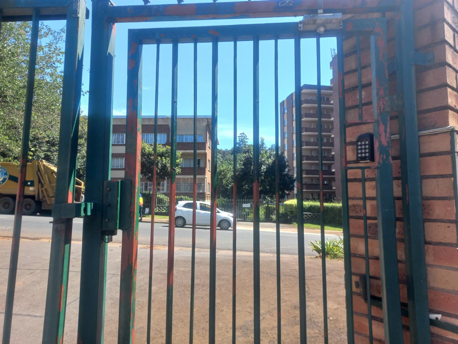 Apartment for sale in Clarendon, Pietermaritzburg, KwaZulu Natal, 31  (3rd floor), ALL SAINTS COURTS, 53 ROBERTS ROAD, Clarendon, Pietermaritzburg, KwaZulu Natal, 72 m²