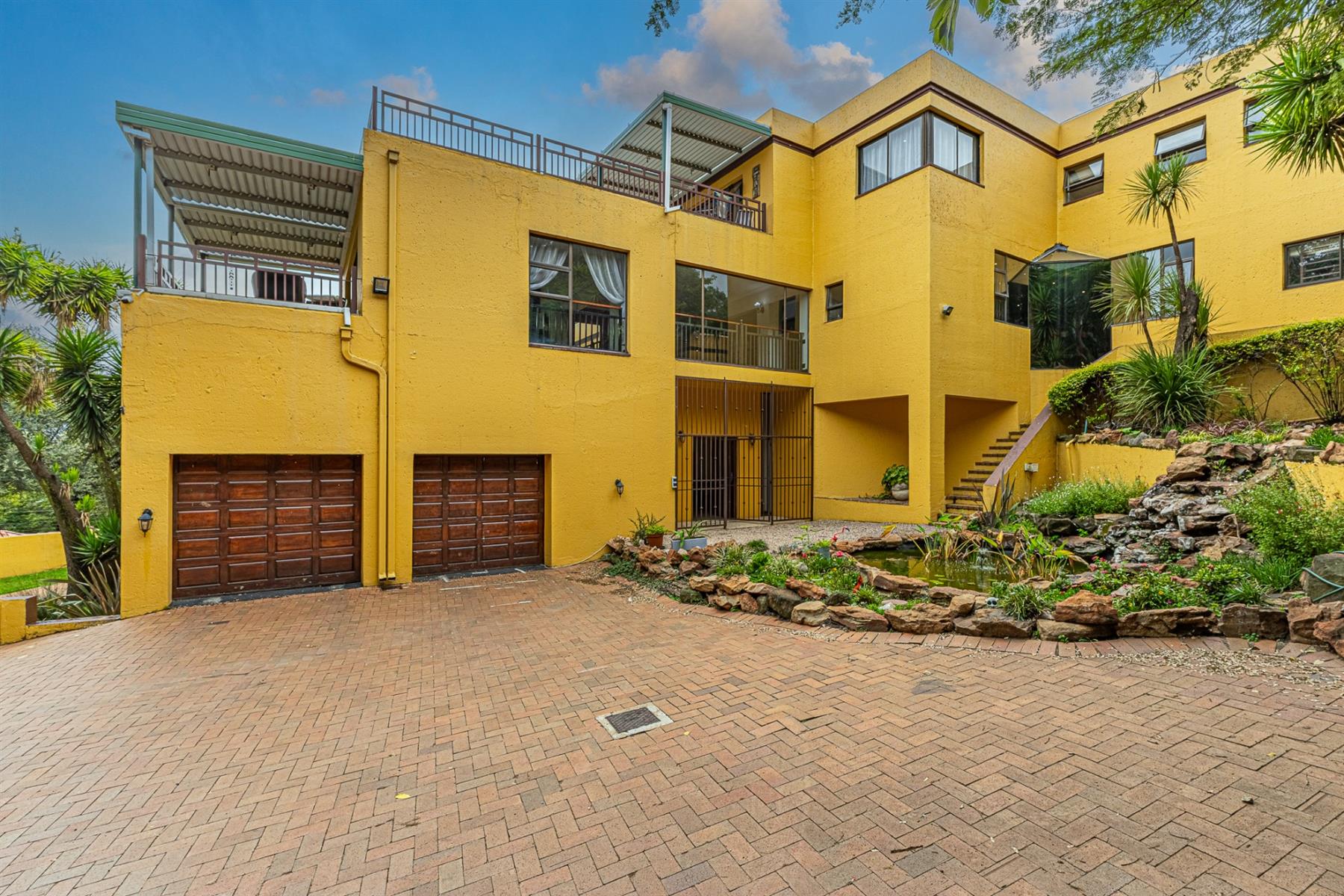 Spacious home for multi-generational living, entertainment and work-from-home lifestyles.