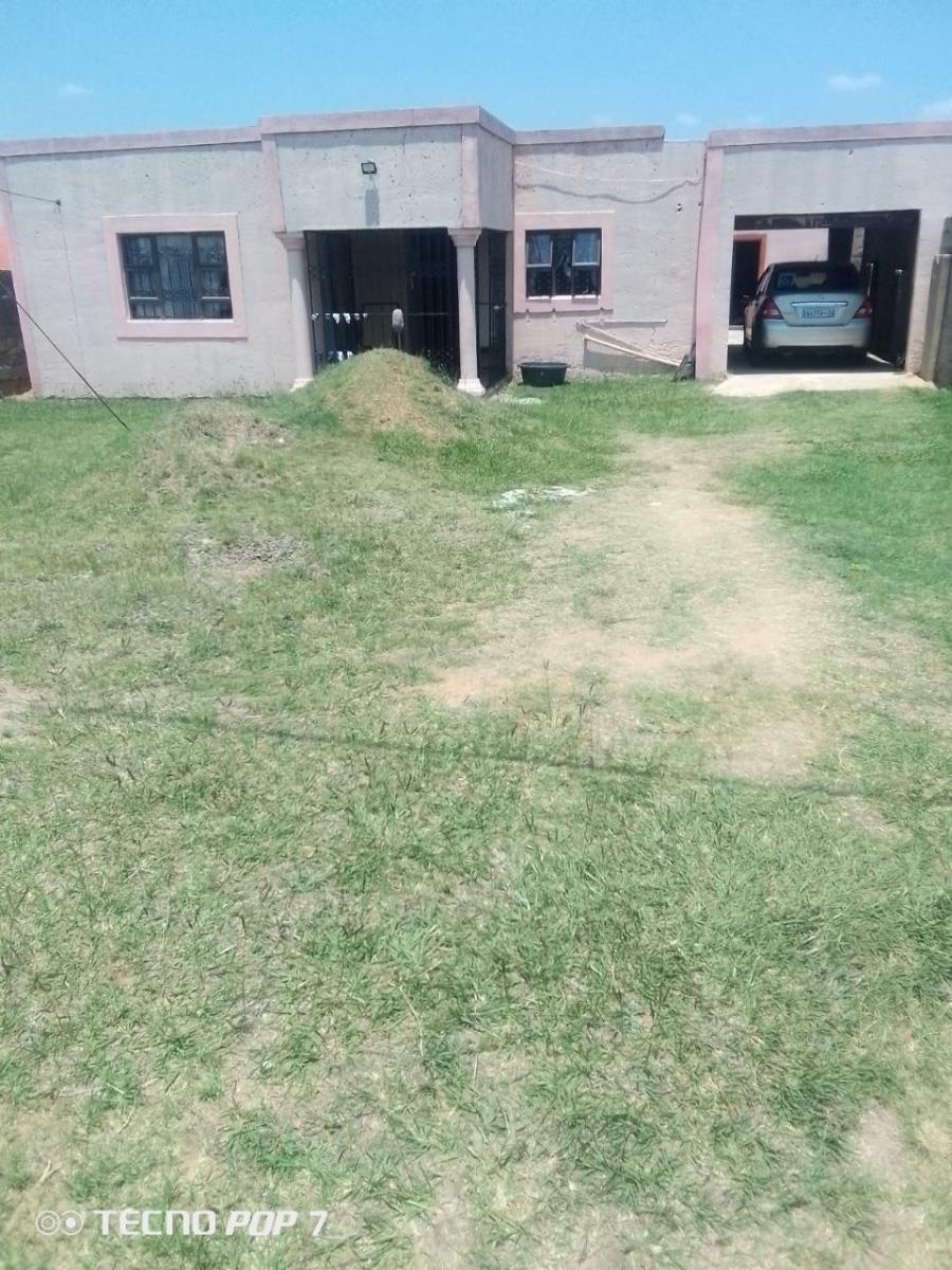 House For Sale in Osizweni, Newcastle, KwaZulu Natal