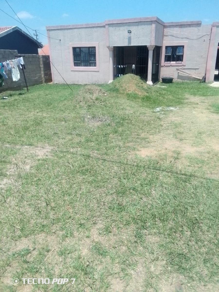 House For Sale in Osizweni, Newcastle, KwaZulu Natal
