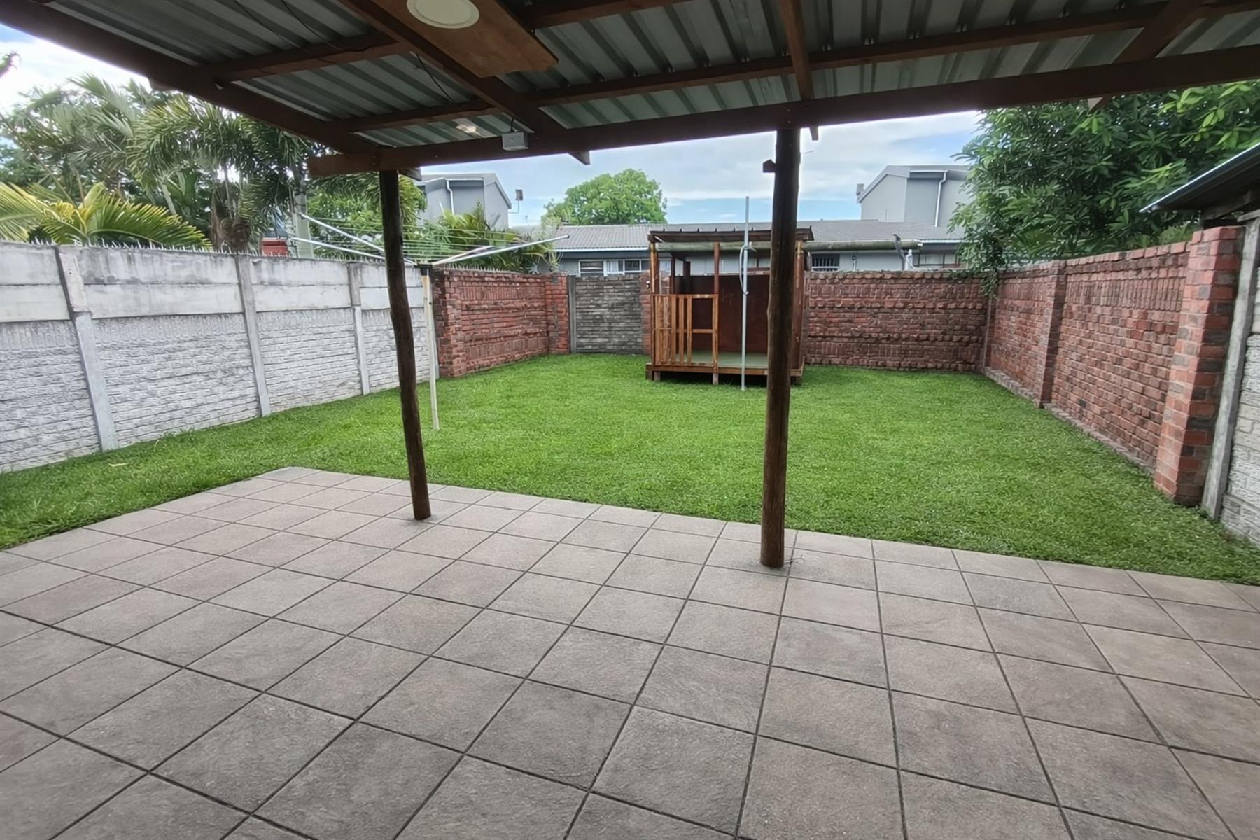 2 Spacious bedroom duplex for Rental in Meerensee