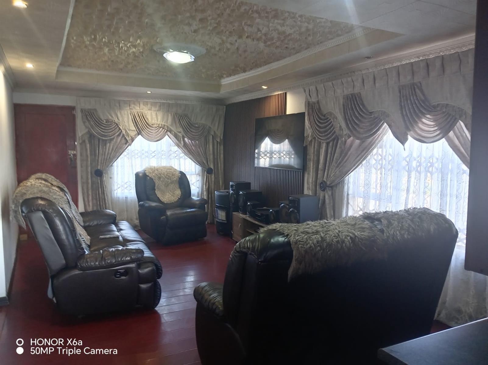 House For Sale in Motherwell Nu 3, Motherwell, Port Elizabeth