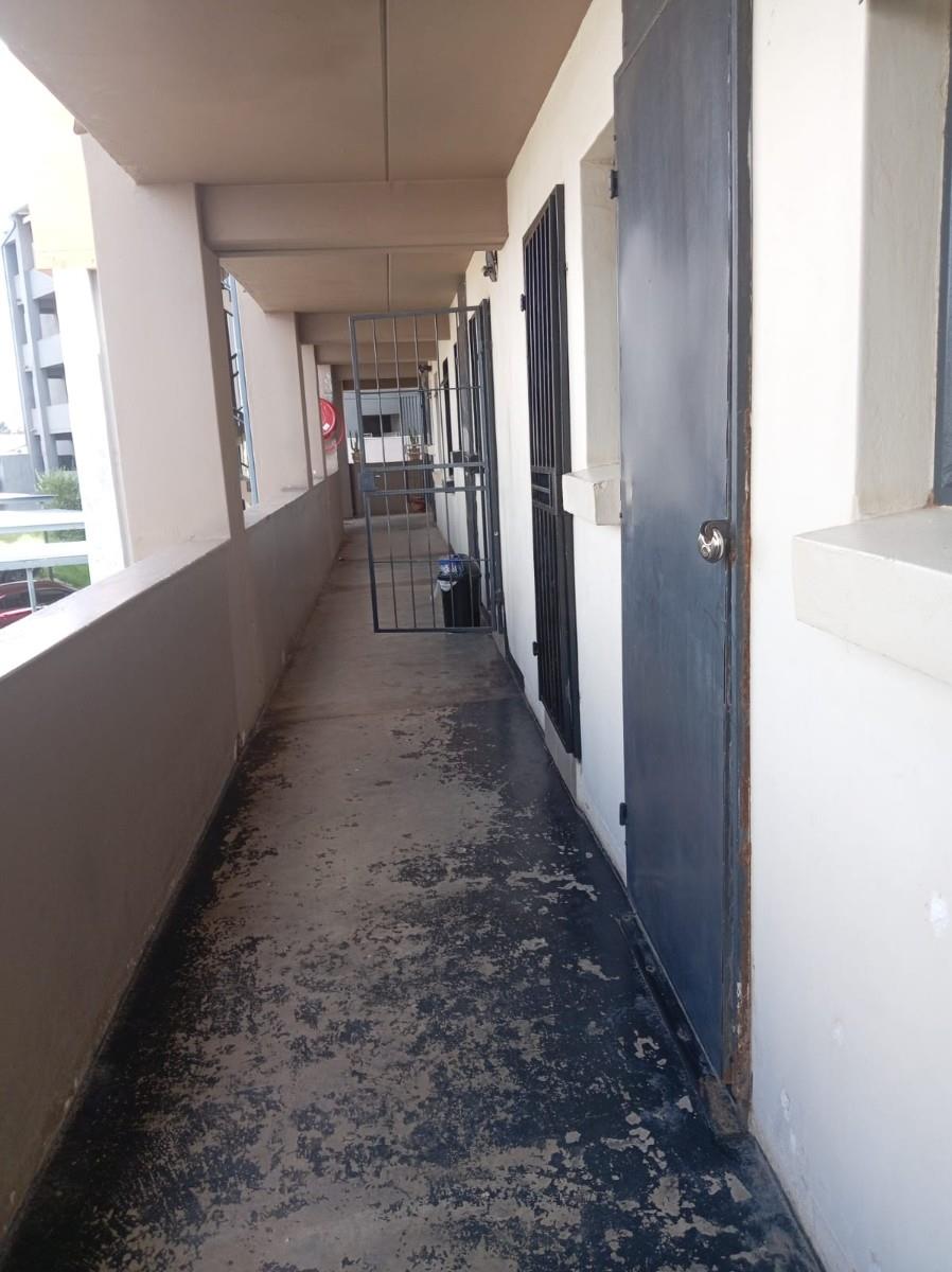 Apartment For Sale in Fleurhof, Roodepoort