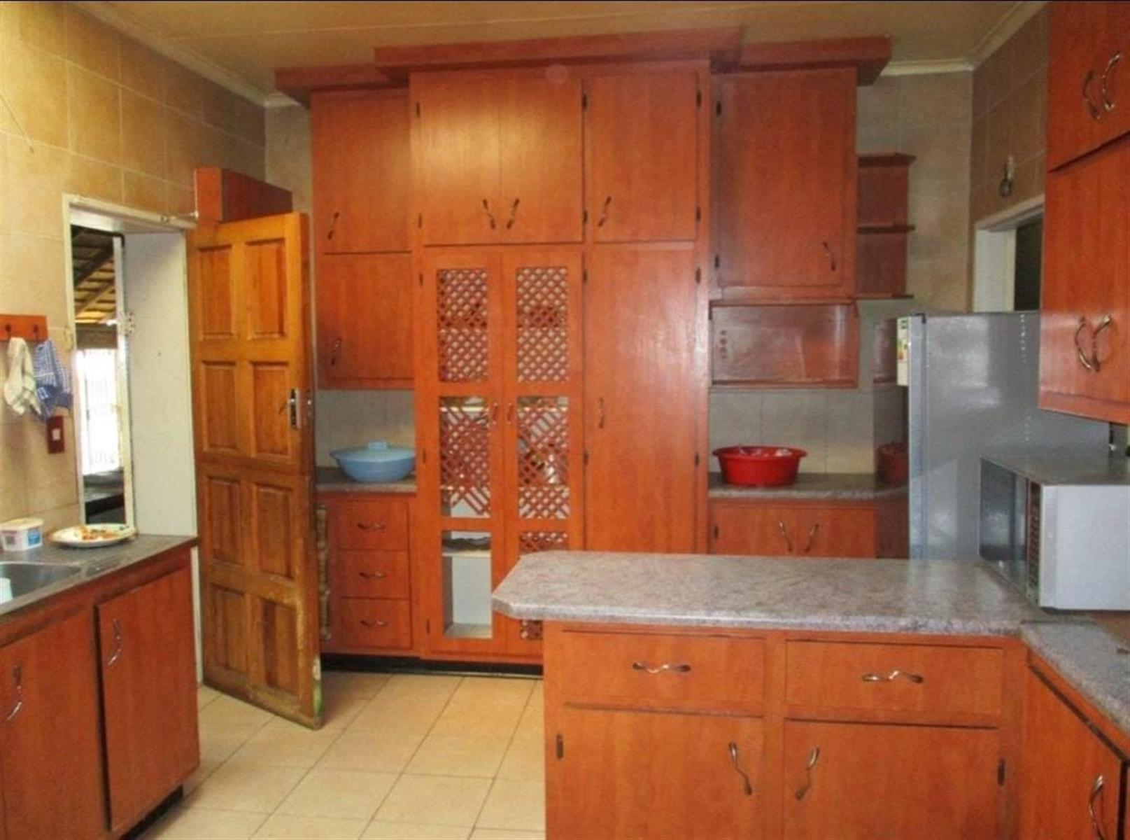 Spacious 6-Bedroom Home - Perfect for a Large Family or Guest House Opportunity