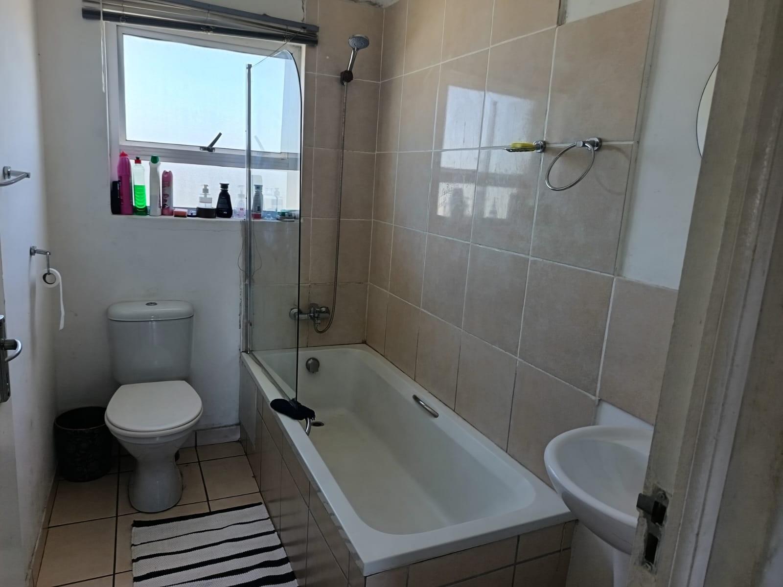 A two bedroomed apartment for sale in Delro Park, Blue Downs