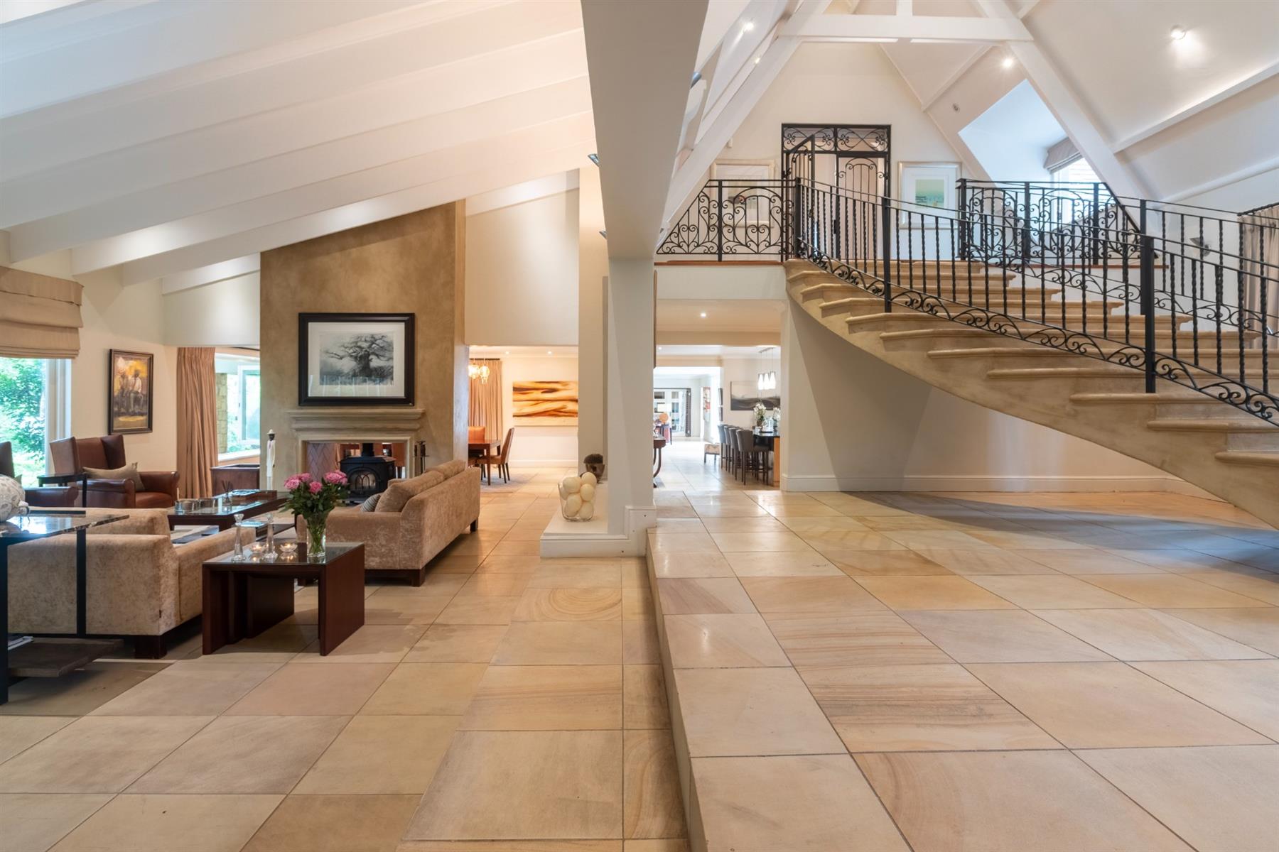A Grand Bryanston Residence with Botanical Garden-Like Living on 10,538m²