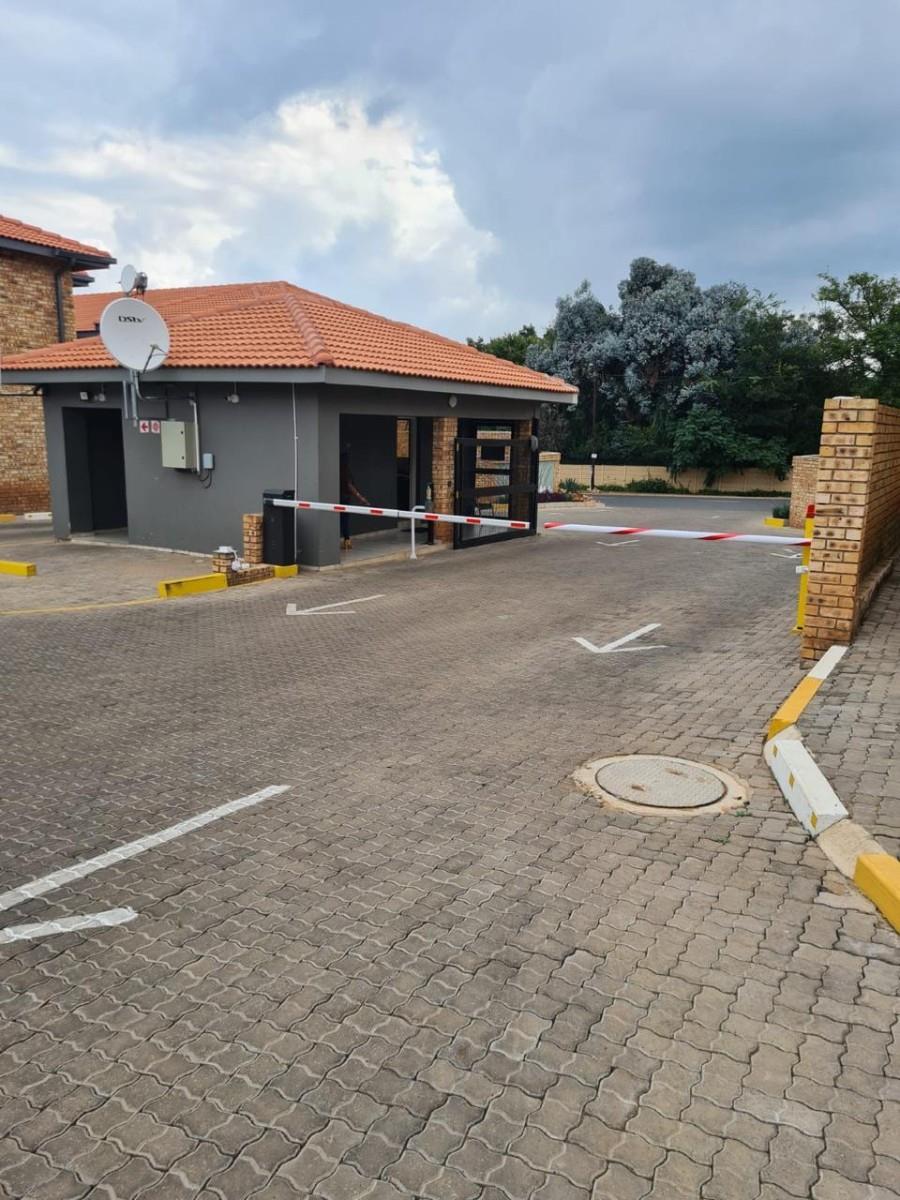 Townhouse for rent in Rynfield AH, Benoni