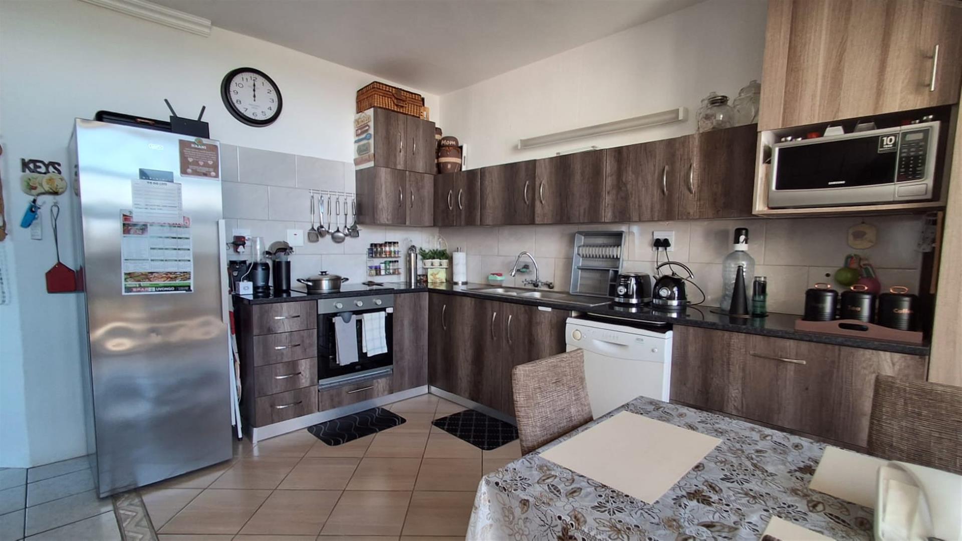 3 Bedroom Apartment For Sale in Uvongo Beach, KwaZulu Natal