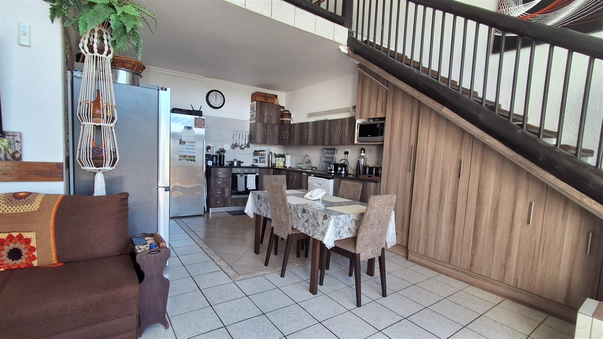 3 Bedroom Apartment For Sale in Uvongo Beach, KwaZulu Natal