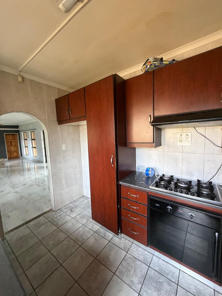 House To Rent in Huttenheights, Newcastle, KwaZulu Natal