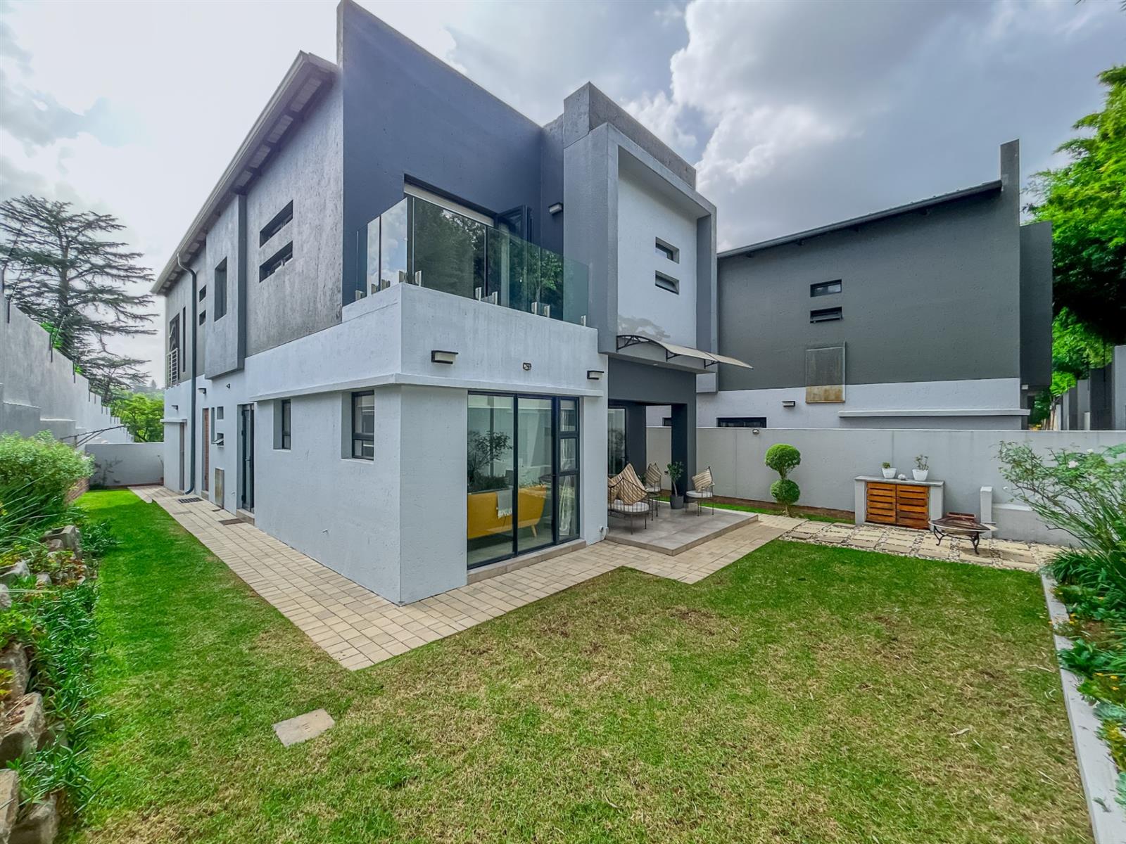 Modern Elegance: A 3-Bedroom Sanctuary Designed for Refined Living