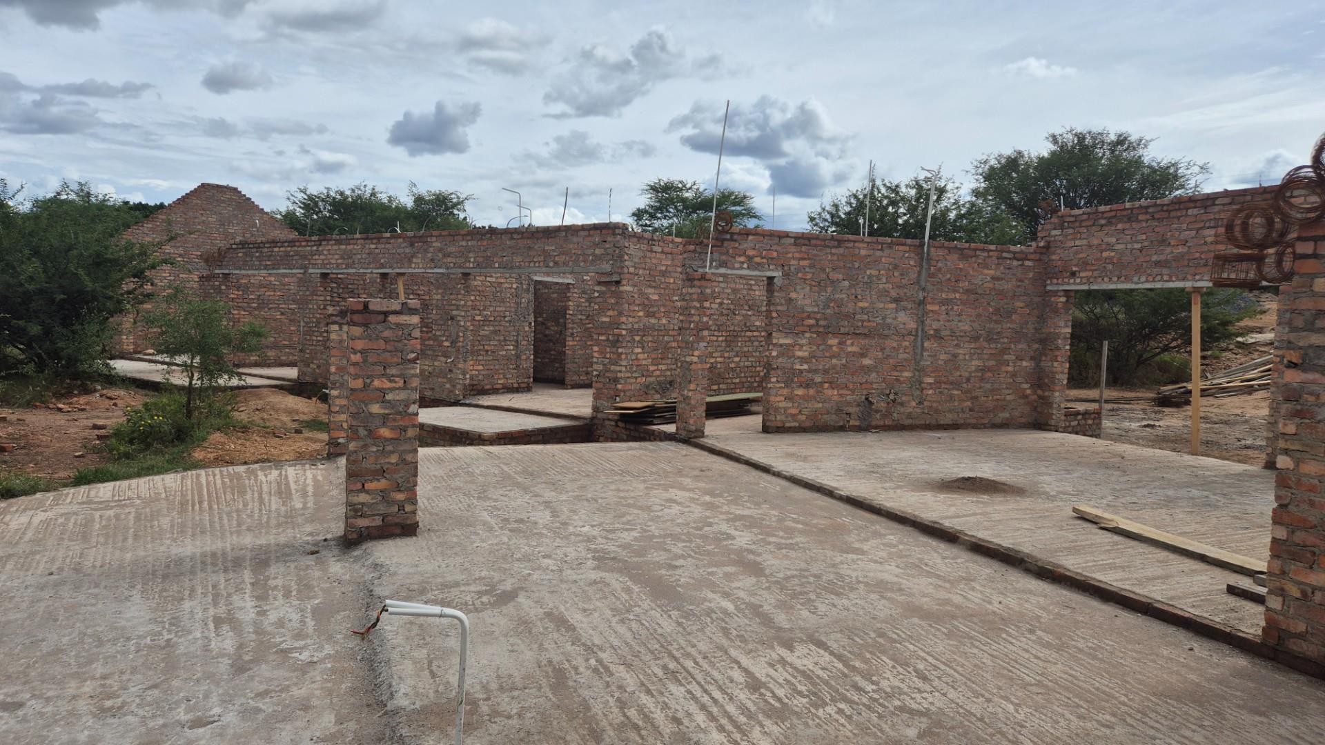 Modern luxurious house located on the Elephants River, Elephant Rock Eco Estate, Hoedspruit.