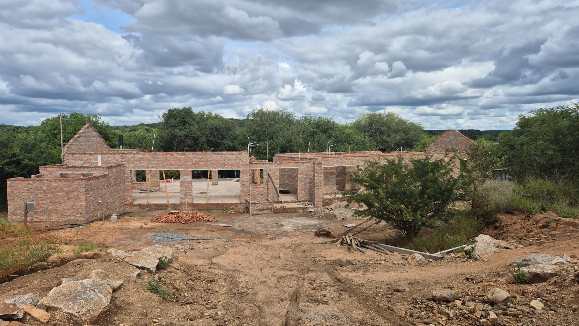 Modern luxurious house located on the Elephants River, Elephant Rock Eco Estate, Hoedspruit.