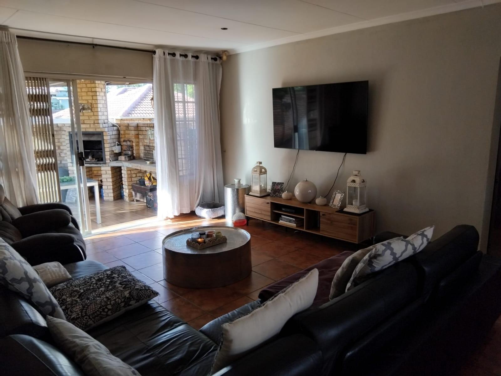 Townhouse For Sale in Homes Haven, Featherbrooke Ext 8. PRICED TO SELL!!!