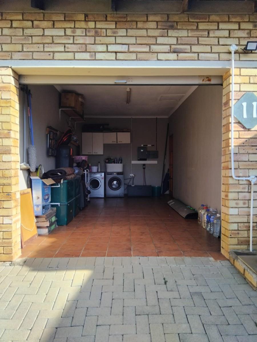 Townhouse For Sale in Homes Haven, Featherbrooke Ext 8. PRICED TO SELL!!!