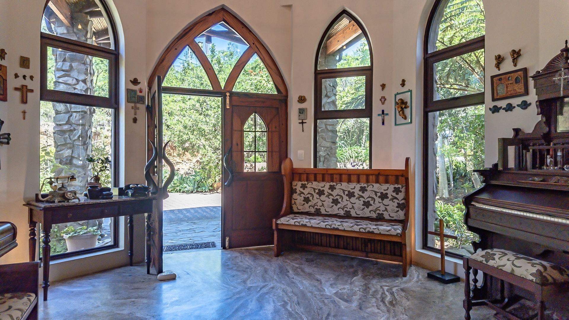 House For Sale in Wilderness Heights, Wilderness