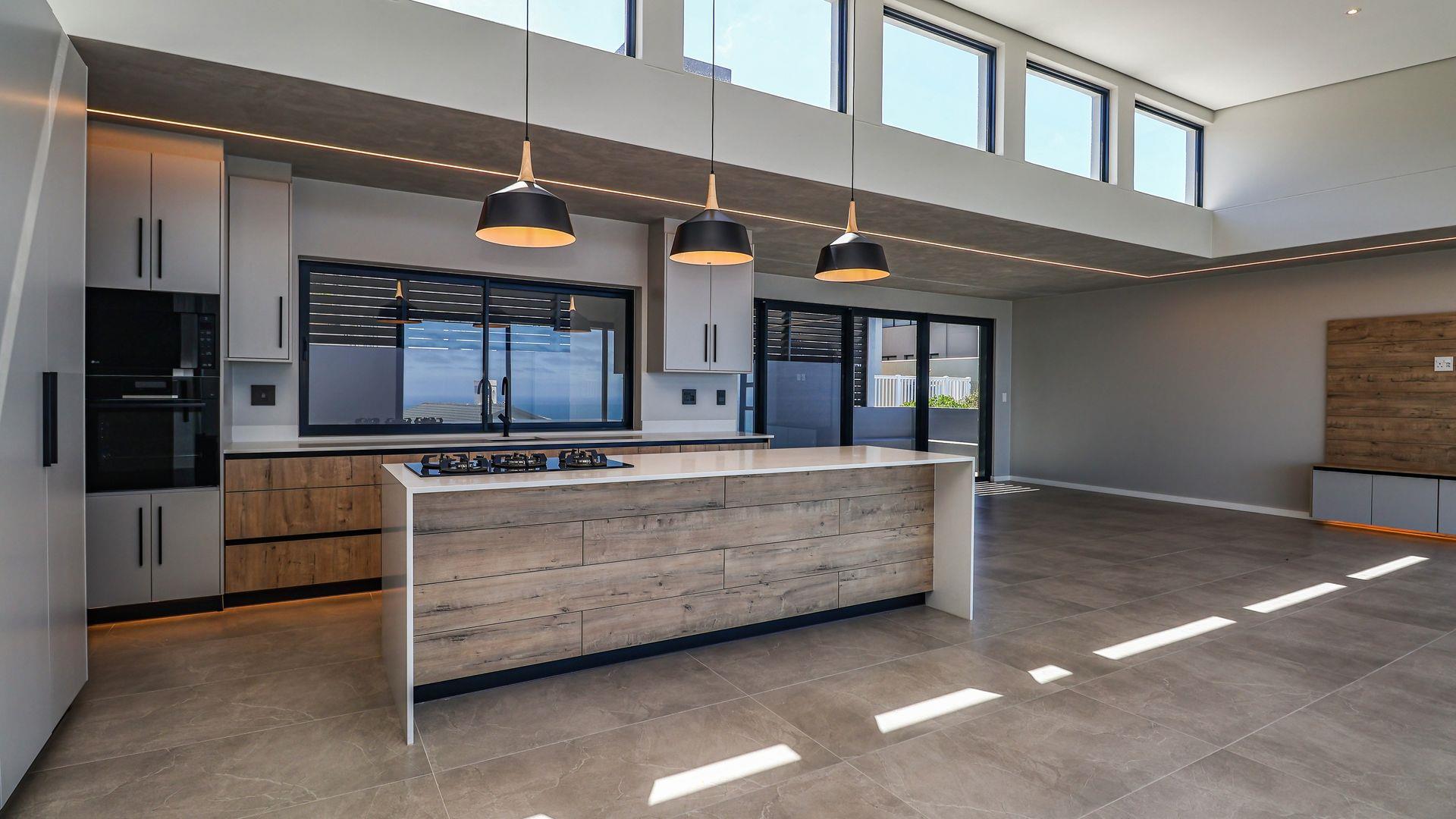 Coastal Contemporary 3-Bed Family Home with Sea Views!