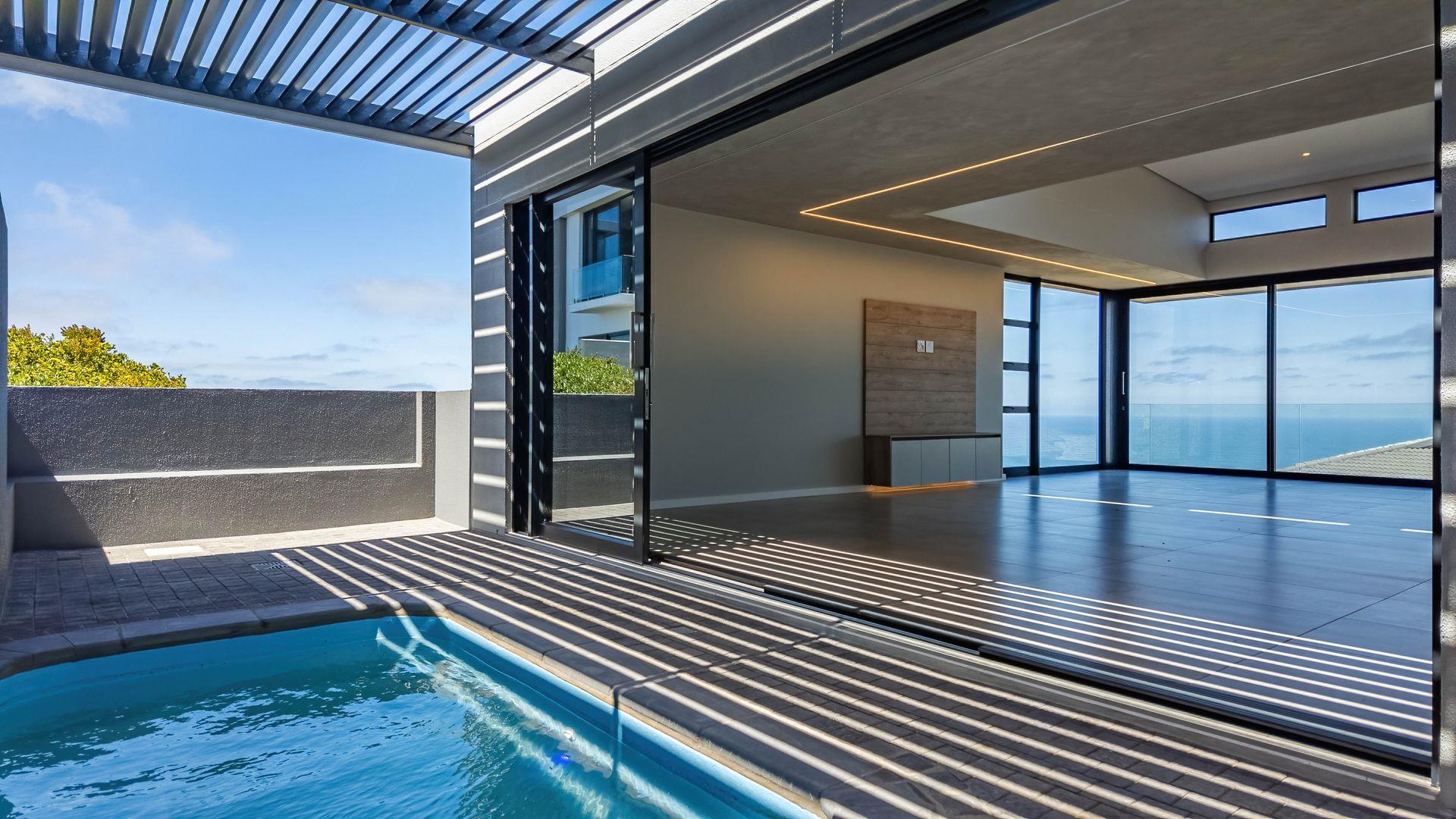Coastal Contemporary 3-Bed Family Home with Sea Views!