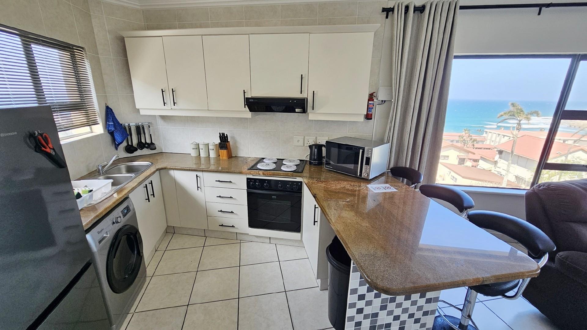 Spectacular 3 bedroom, 2 bathroom Apartment with Panoramic Sea views in Uvongo Beach