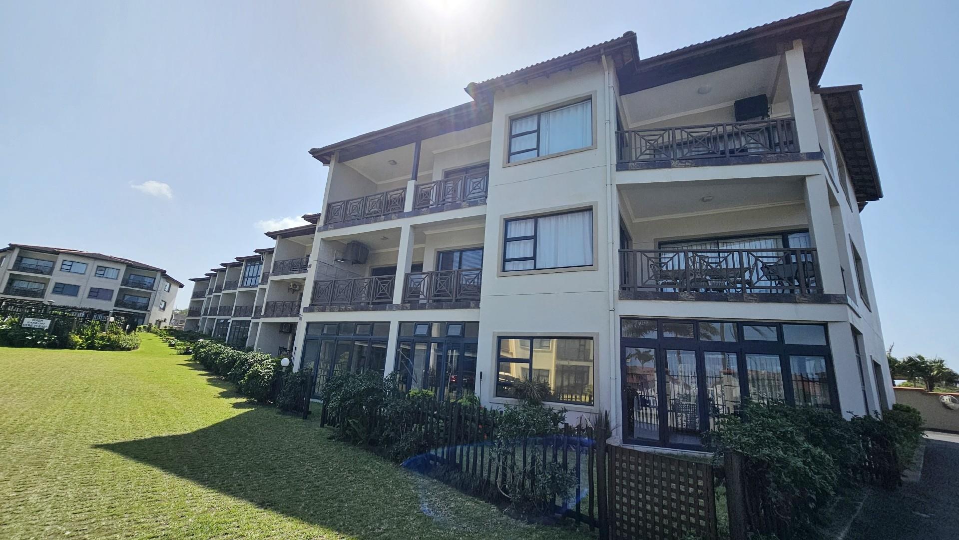 Spectacular 3 bedroom, 2 bathroom Apartment with Panoramic Sea views in Uvongo Beach