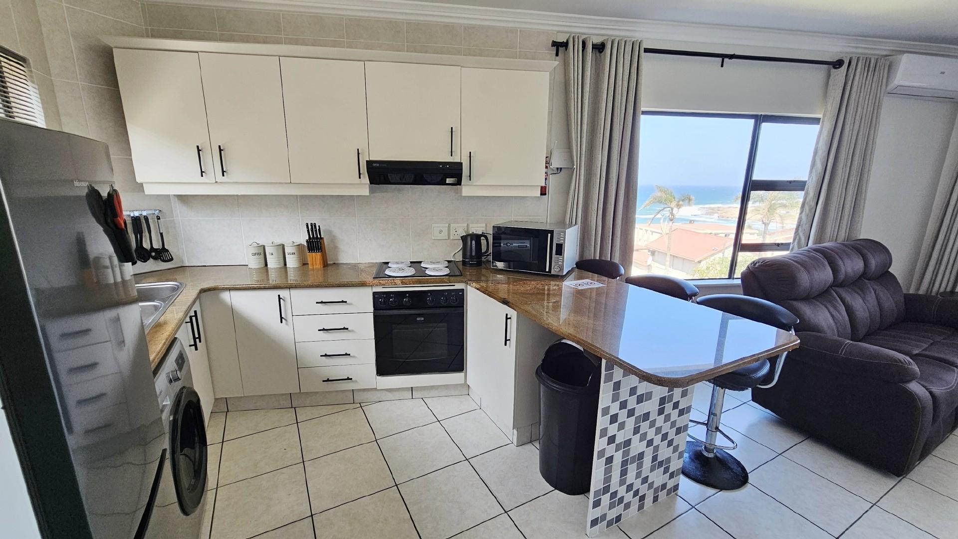 Spectacular 3 bedroom, 2 bathroom Apartment with Panoramic Sea views in Uvongo Beach