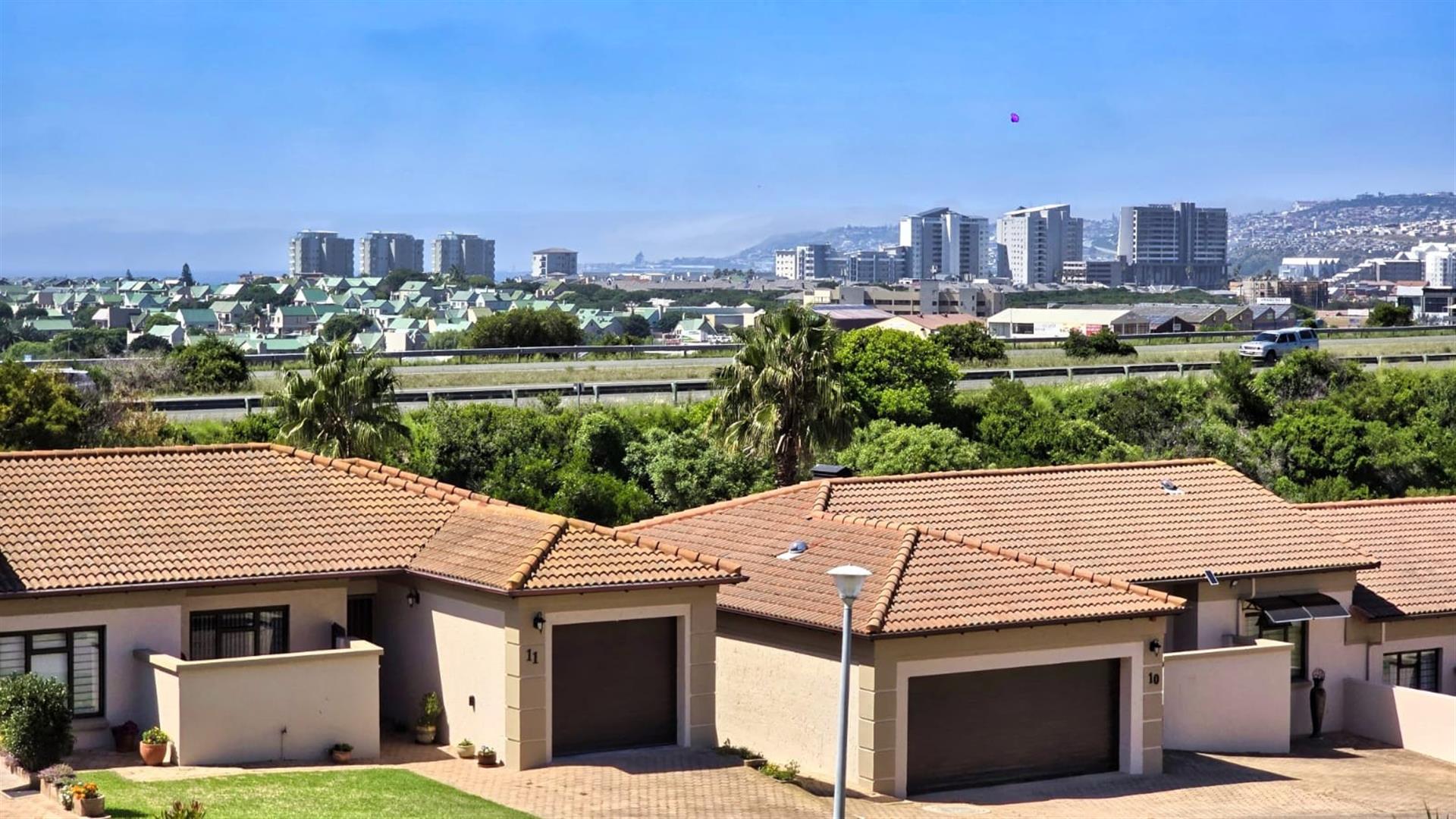 Invest or Move In, 3-Bed Townhouse in Mossel Bay!