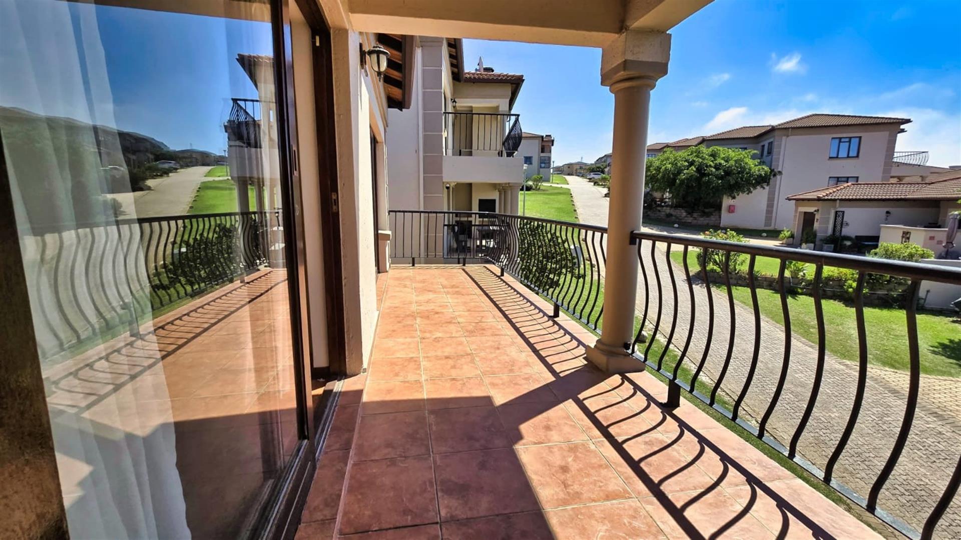 Invest or Move In, 3-Bed Townhouse in Mossel Bay!