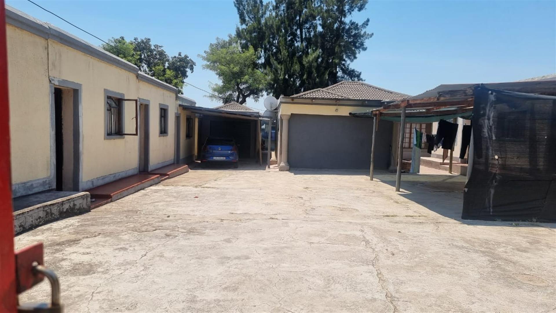 Apartment Block for sale in Thulamahashe, Bushbuckridge, 2071 Thulamahashe A, Thulamahashe, Bushbuckridge, Mpumalanga, 1600 m²