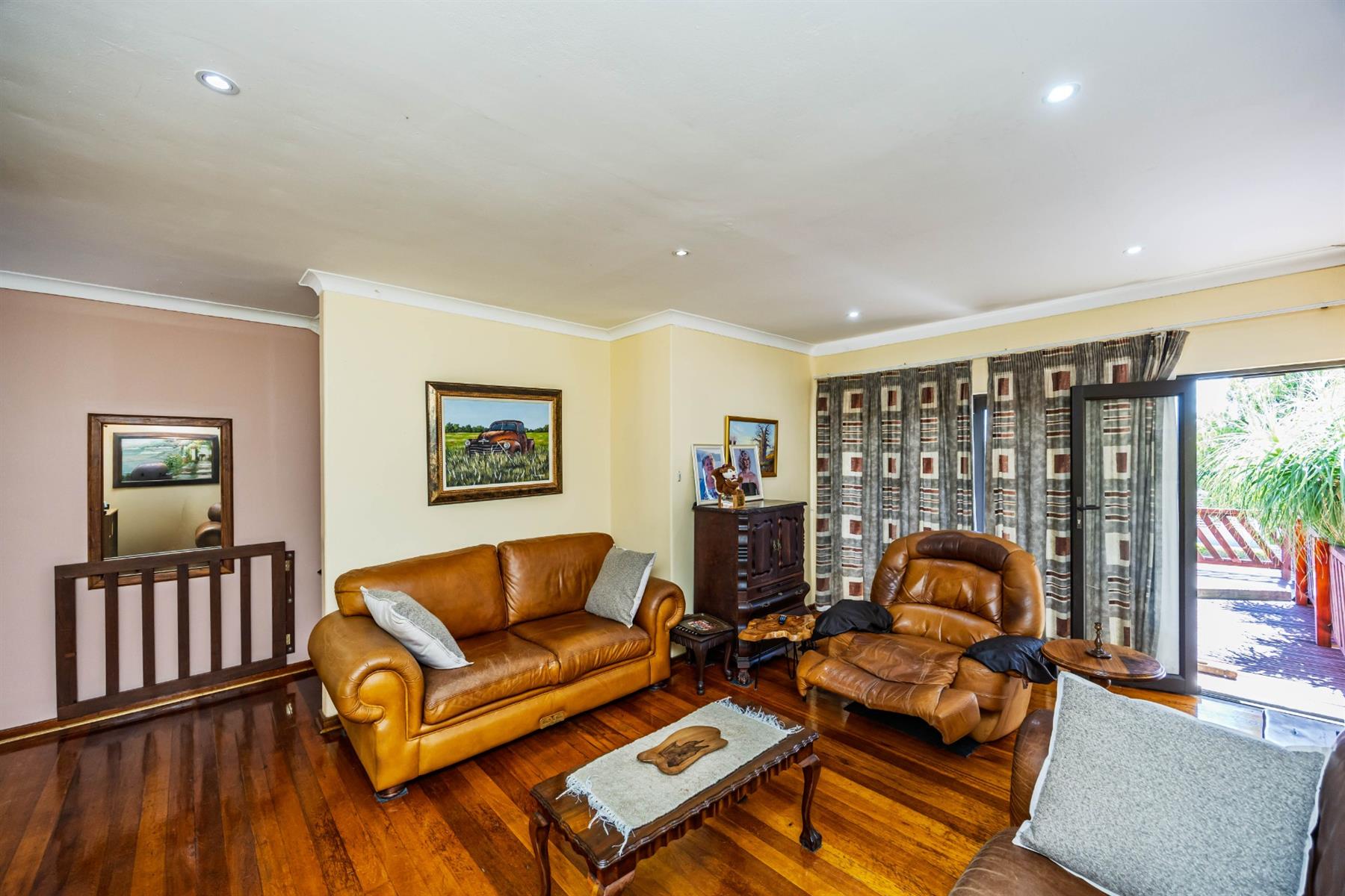 Spacious Family Home with Two Income-Generating Flats Exceptional Entertainment Areas - Beacon Bay