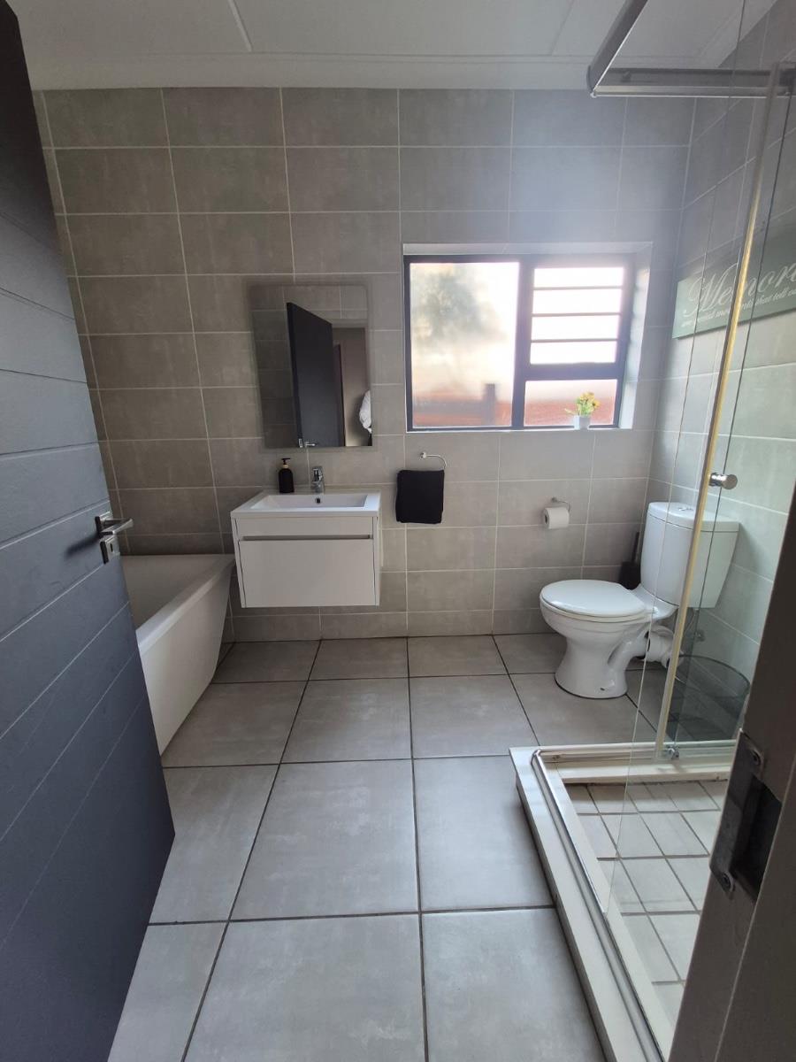 spacious unit is available to rent in The Blyde Estate