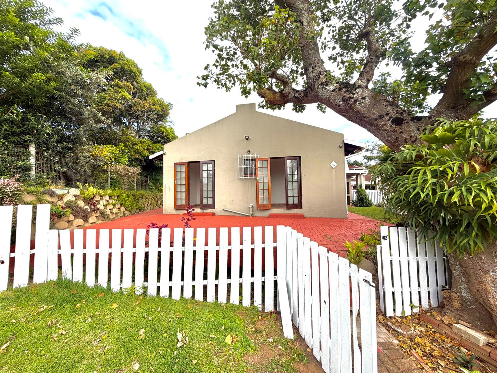 Townhouse For Sale in Port Edward, KwaZulu Natal